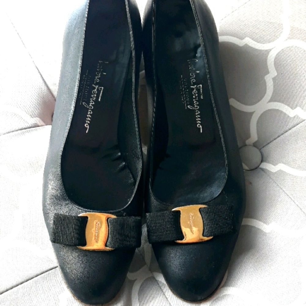 VTG 80s Ferragamo bow buckle flats